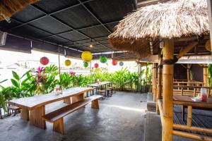 OYO 1207 Pondok 789 Near Canggu Echo beach餐厅或其他用餐的地方