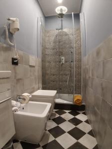Jeans Luxury House的一间浴室
