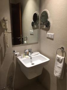 Andalus Hotel的一间浴室