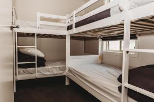 G'Day Parks Ararat客房内的一张或多张双层床
