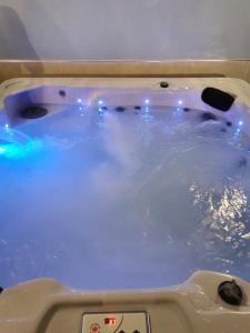 BagiltCouples Country Escape includes Private Indoor Pool and Hot tub in North Wales的相册照片