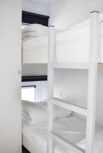 皮滕Strandparc Nulde的双层床间 - 带白色双层床
