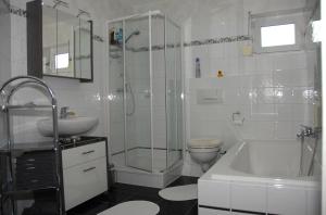 Haus Kölsch的一间浴室