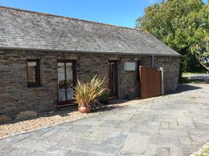 帕兹托Re-imagined Stone Barns in the Country Near the Coast的相册照片