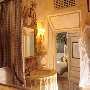 拿破仑三世酒店的一间浴室
