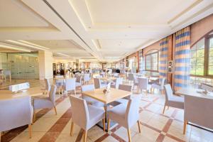 Hotel Envia Almería Spa & Golf餐厅或其他用餐的地方