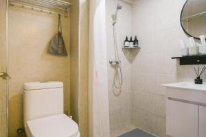 【路客】武汉市武昌区·螃蟹甲·路客精品公寓·00189870的一间浴室