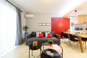 M&D Luxury Suites in central Athens的休息区