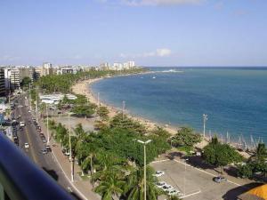 马塞约NA BEIRA MAR DE PAJUCARA- EDIF NEO- APARTAMENTO QUARTO E SALA - TEM VARANDA - VISTA LATERAL DO MAR - RUA JULIO PLECH FILHO 60 ESQUINA COM AVENIDA DOUTOR ANTONIO GOUVEIA - CONSUMO ELETRICO É PAGO No CKECK-OUT 1KWH É 1,35 REIAS - ANDAR "6"的相册照片