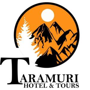克雷尔TARAMURI HOTEL & TOURS的飞机酒店和旅游标志