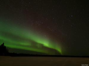 Vikajärvi阿霍森罗曼莫吉特度假屋的天空中北极光的图像