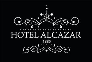 布宜诺斯艾利斯阿尔卡萨尔堡酒店的黑白的阿拉巴纳拉标志酒店