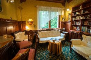 Hotel EUROPA - Górnicza Strzecha的休息区