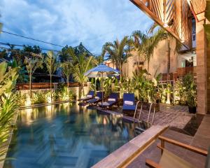 Tropical Home Villa内部或周边的泳池