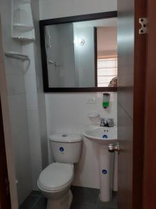 Habitaciones Altos de Cooservicios的一间浴室