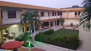 塔巴廷加塔卡纳酒店的享有庭院房屋的空中景致