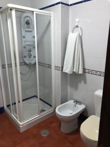 拉耶德拉酒店的一间浴室