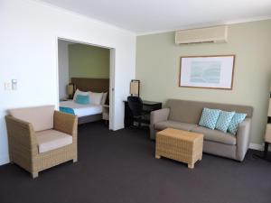 艾塔龙海滩BASE Holidays - Ettalong Beach Premium Apartments的相册照片