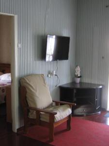 Cosy home for short stay or a weekend getaway的休息区