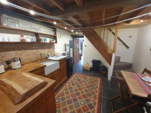 Fern Tree Cottage的厨房或小厨房