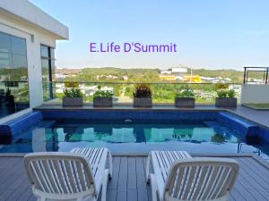 新山E Life D Summit Residences With Wifi & Netflix的相册照片