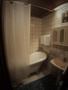 图尔库公园酒店的一间浴室