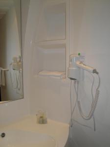 塔伦西亚酒店的一间浴室