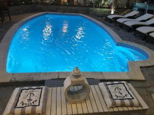 Hotel Pavlidis内部或周边的泳池