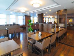Hotel Route-Inn Sagamihara -Kokudo 129 Gou-餐厅或其他用餐的地方