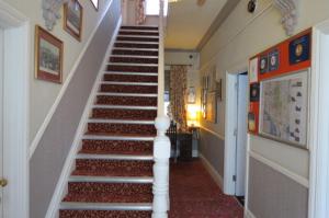 南安普敦猎人小屋旅馆的楼梯间,有楼梯的房屋