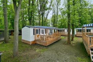 KNAUS Campingpark Leipzig外面的花园