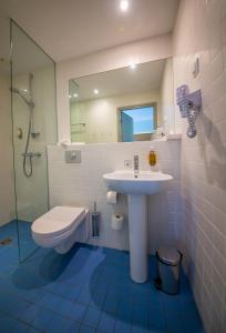 卡萨里度假中心酒店的一间浴室