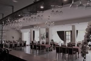 Hotel-Restaurant Smilga餐厅或其他用餐的地方