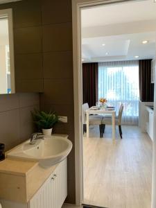 Exclusive Garden View 1 bedroom suite @Patio Bangsaen的一间浴室