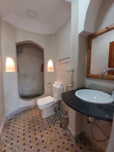 里亚德阿特拉斯图卜卡勒酒店的一间浴室