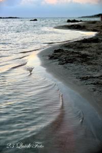 埃拉福尼西岛Xasteria的海滩与大海相映成趣