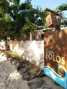 巴拉格兰德Pousada Eolos的海滩上酒店标志