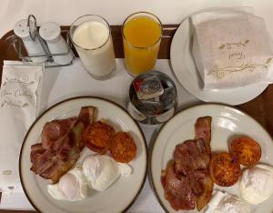 坎贝尔城殖民旅馆提供给客人的早餐选择