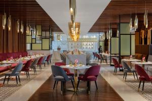 Dusit Doha Hotel餐厅或其他用餐的地方