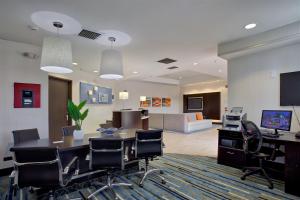 科斯塔梅萨Holiday Inn Express & Suites Costa Mesa, an IHG Hotel的相册照片