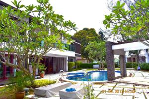 12Haven Stunning Seaside Luxury Villa PD with Kids Pool内部或周边的泳池