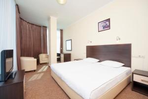 奥特拉达黑海酒店客房内的一张或多张床位
