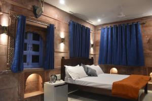 The Kutumb Villa - A Heritage Home Stay客房内的一张或多张床位