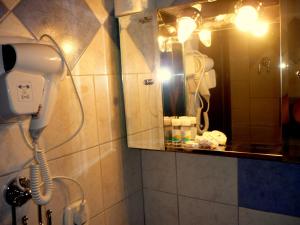 阿尔卡尤妮斯Spa公寓式酒店的一间浴室