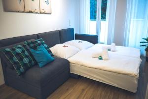 Stylisch eingerichtete Wohnung mitten in München!客房内的一张或多张床位