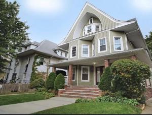 Gorgeous Victorian House!! Entire suite in SAM's home