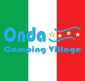 阿尔代亚Onda Camping Village的把村庄比作橡树的旗帜
