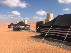 ShāhiqCrescent Desert Private Camp的相册照片