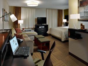 WarrendaleStaybridge Suites - Pittsburgh-Cranberry Township, an IHG Hotel的相册照片