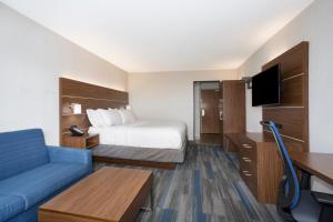 堪萨斯城Holiday Inn Express Kansas City - at the Legends!, an IHG Hotel的相册照片